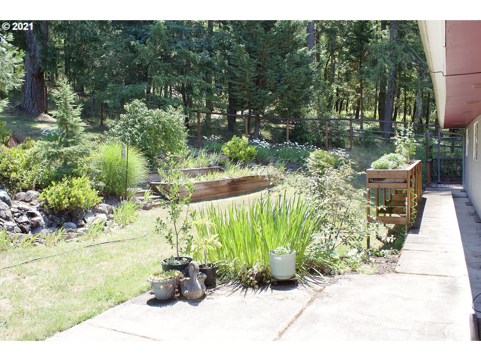 84693 Sarvis Berry Lane Eugene, OR 97405 - Photo 9 of 30