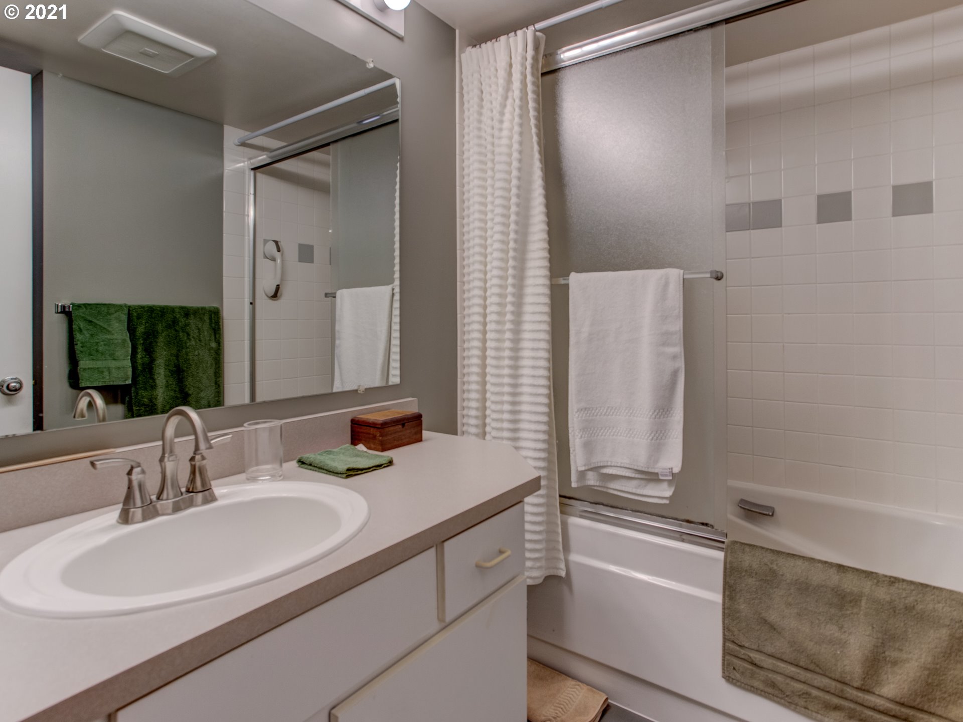 6665 West Burnside Road, Unit 451 Portland, OR 97225 - Photo 11 of 32 Gallery Image 11