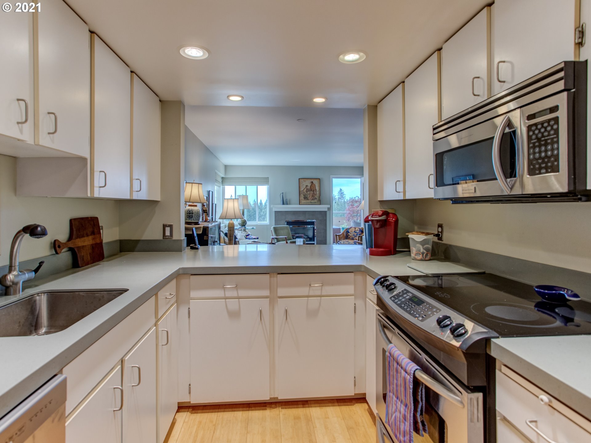6665 West Burnside Road, Unit 451 Portland, OR 97225 - Photo 3 of 32 Gallery Image 3