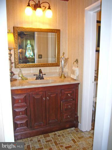 4105 Shoreham Beach Road Edgewater, MD 21037 - Photo 23 of 29 Bath (Master)