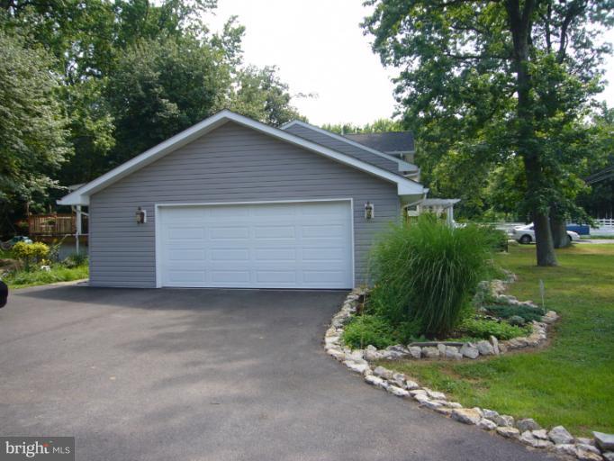 4105 Shoreham Beach Road Edgewater, MD 21037 - Photo 29 of 29 Exterior (Rear)