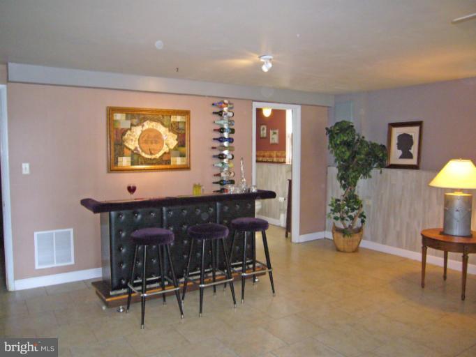 4105 Shoreham Beach Road Edgewater, MD 21037 - Photo 4 of 29 Family Room