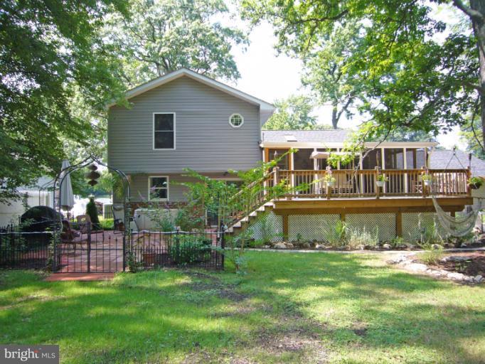 4105 Shoreham Beach Road Edgewater, MD 21037 - Photo 5 of 29 Exterior (Rear)