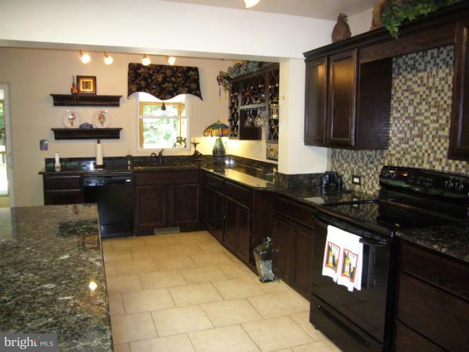 4105 Shoreham Beach Road Edgewater, MD 21037 - Photo 10 of 29 Kitchen