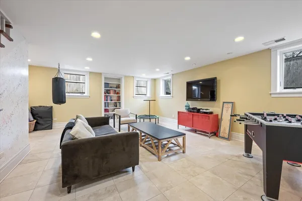 $1,990,000 | 915 Keystone Avenue, River Forest, IL 60305