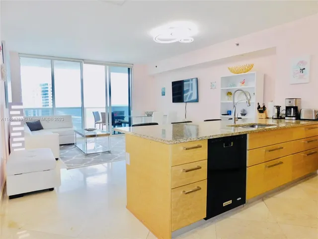 $4,500 | 1830 South Ocean Drive, Unit 1912, Hallandale Beach, FL 33009