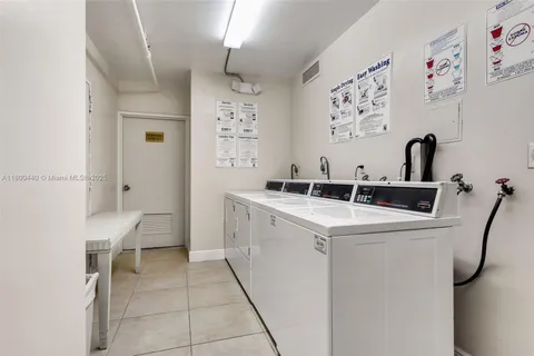 $515,000 | 5700 Collins Avenue, Unit 4A, Miami Beach, FL 33140