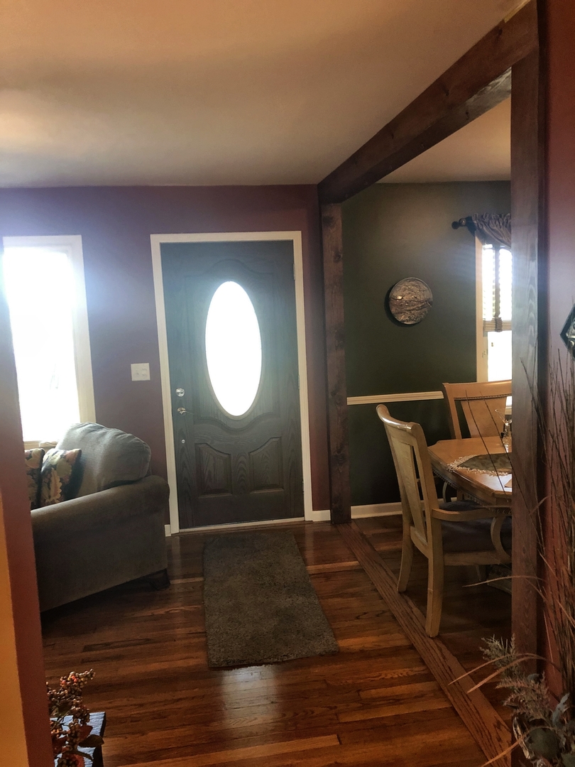 42W201 Burlington Road St. Charles, IL 60175 - Photo 2 of 17