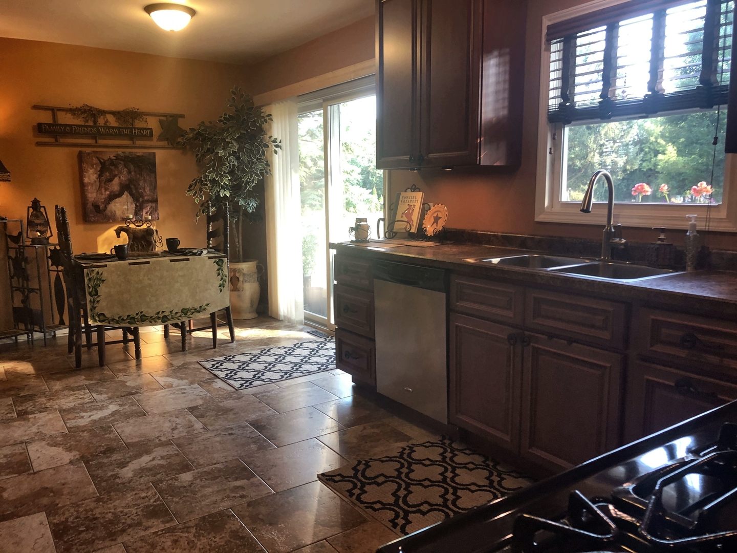 42W201 Burlington Road St. Charles, IL 60175 - Photo 6 of 17