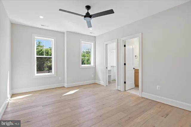 a picture of a wall with a white wall