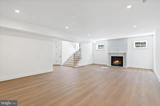 $3,195,000 | 4911 37th Street North, Arlington, VA 22207