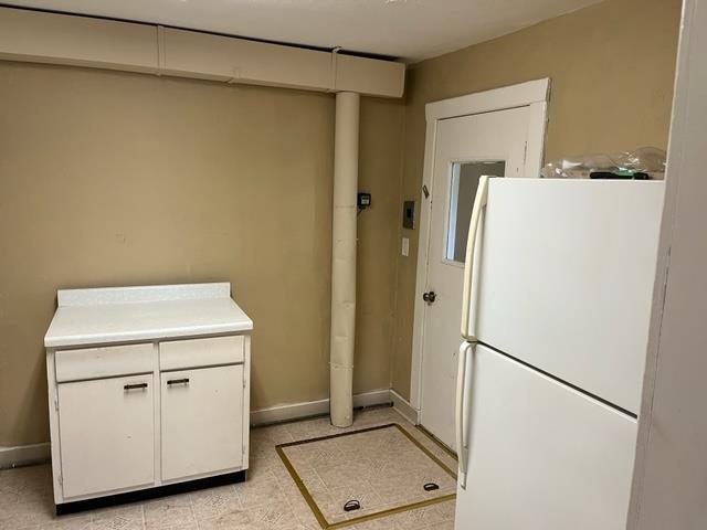 2122 Rivington Road Loves Park, IL 61111 - Photo 10 of 15 a utility room with dryer and washer