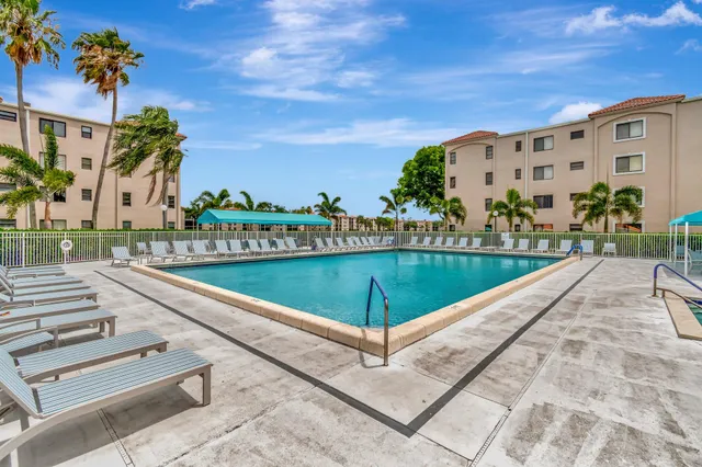 $279,999 | 6193 Pointe Regal Circle, Unit 402, Delray Beach, FL 33484