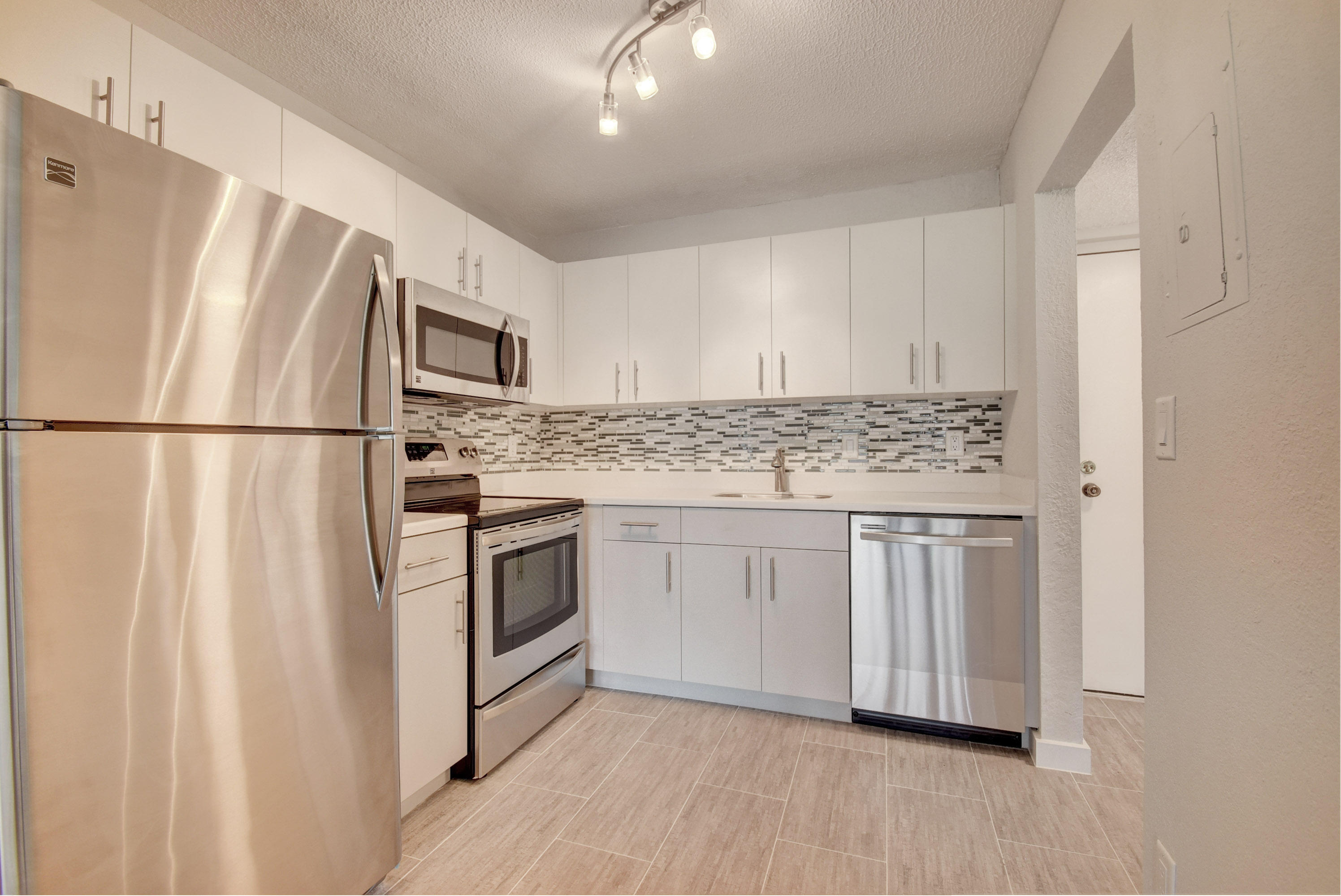9355 Southwest 8th Street, Unit 120 Boca Raton, FL 33428 - Photo 8 of 21 Updated Kitchen