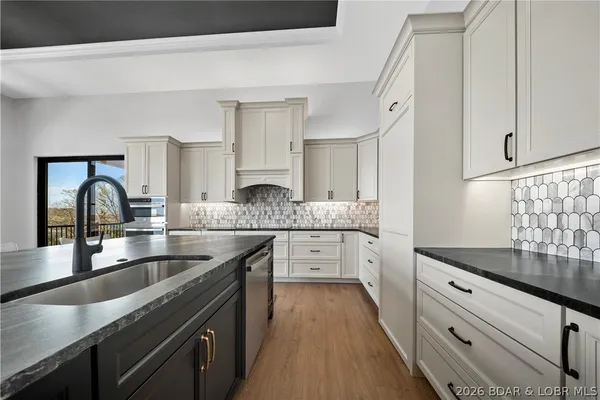 $1,899,000 | 1356 Duckhead Road, Lake Ozark, MO 65049