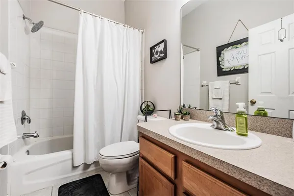 $2,200 | 2445 Earlswood Court, Brandon, FL 33510