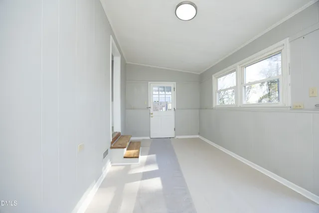 a view of a storage & utility room with washer and dryer