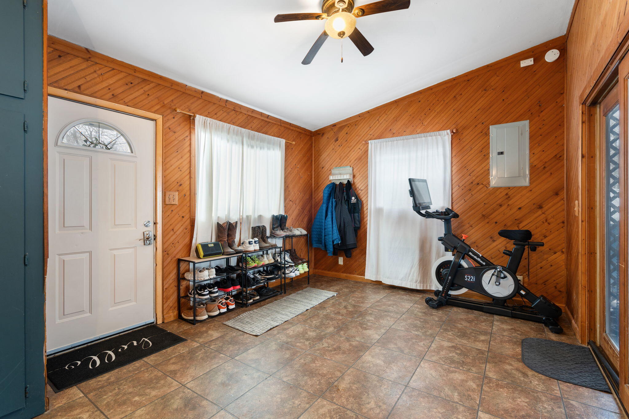407 Michigami Trail Porter, IN 46304 - Photo 11 of 15 2048x1365