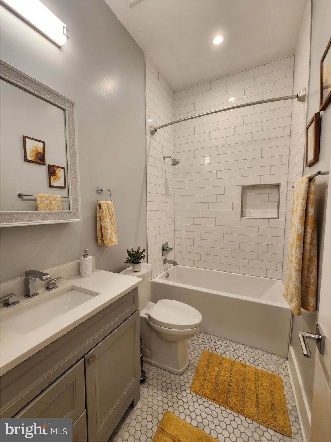 1001 C Street Southeast, Unit 2 Washington, DC 20003 - Photo 32 of 86 Primary bath (one of four)