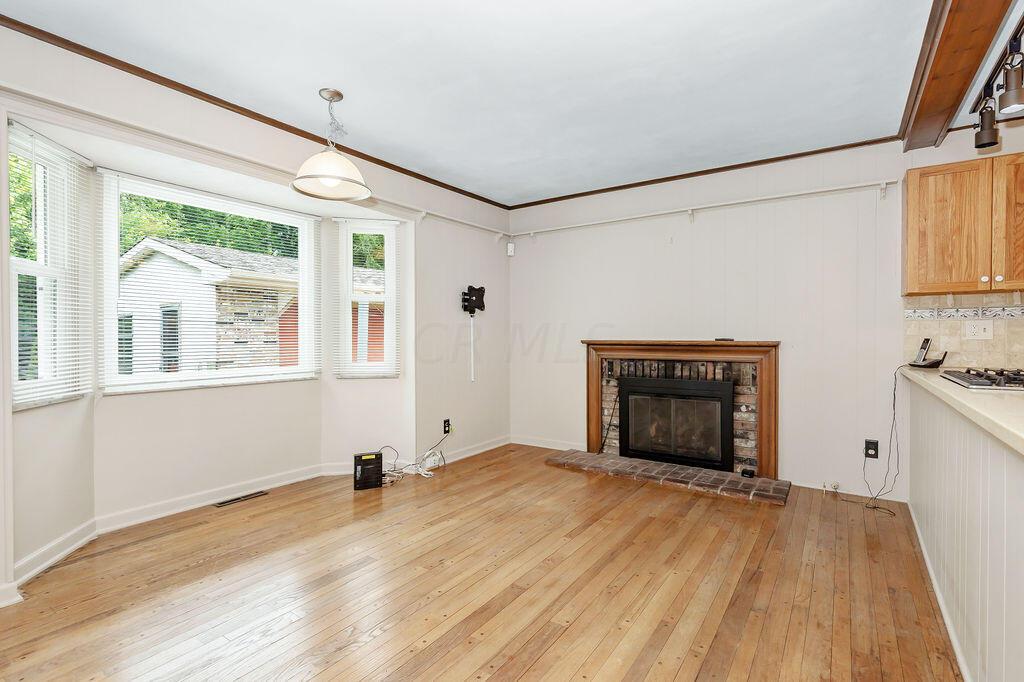 918 Farnham Road Columbus, OH 43220 - Photo 21 of 77 Family Room