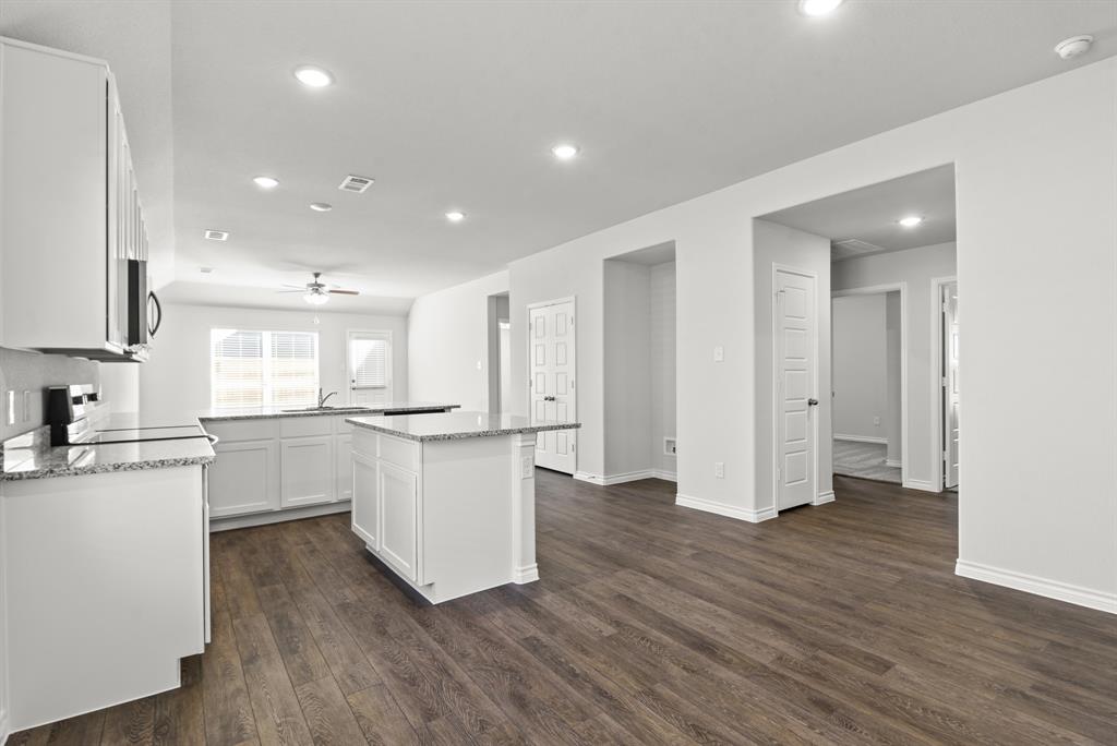5045 Wellborn Road Crowley, TX 76036 - Photo 4 of 40