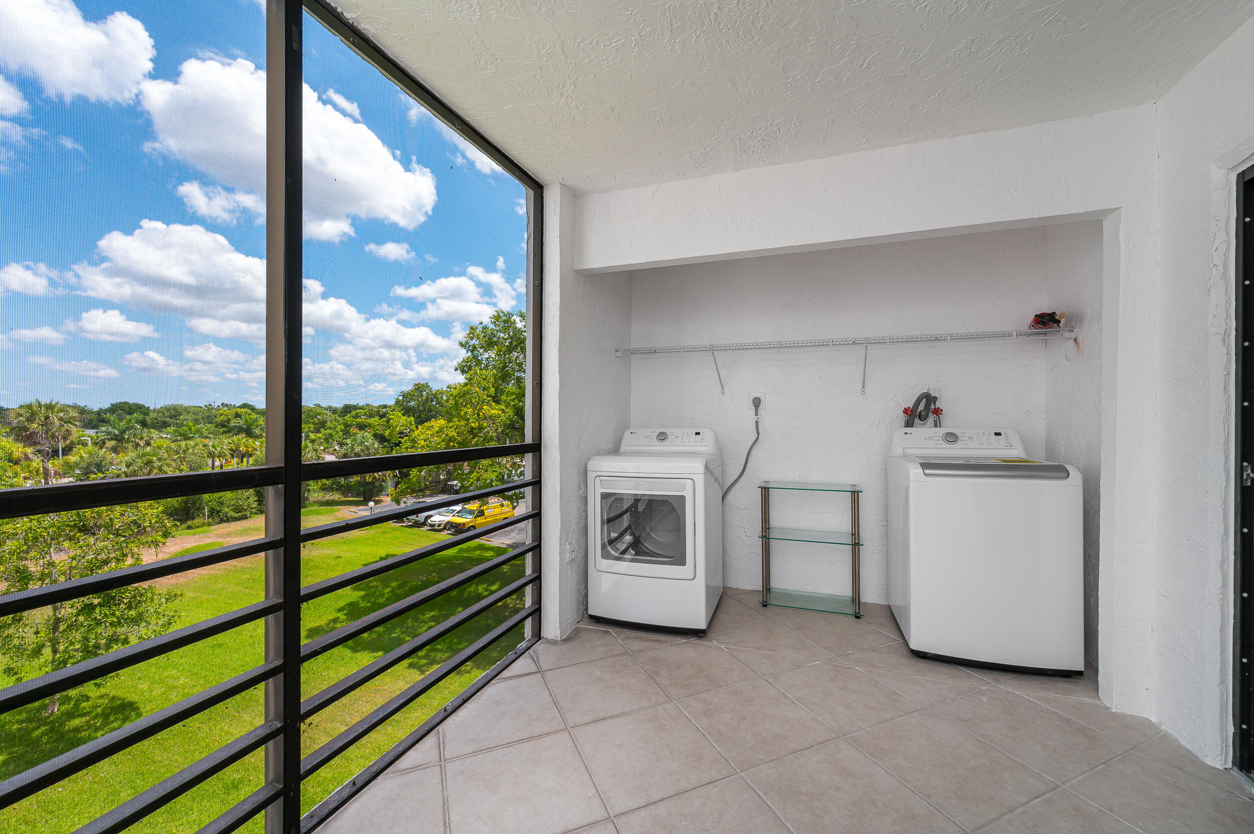 9235 Southwest 8th Street, Unit 405 Boca Raton, FL 33428 - Photo 24 of 24 photo-21