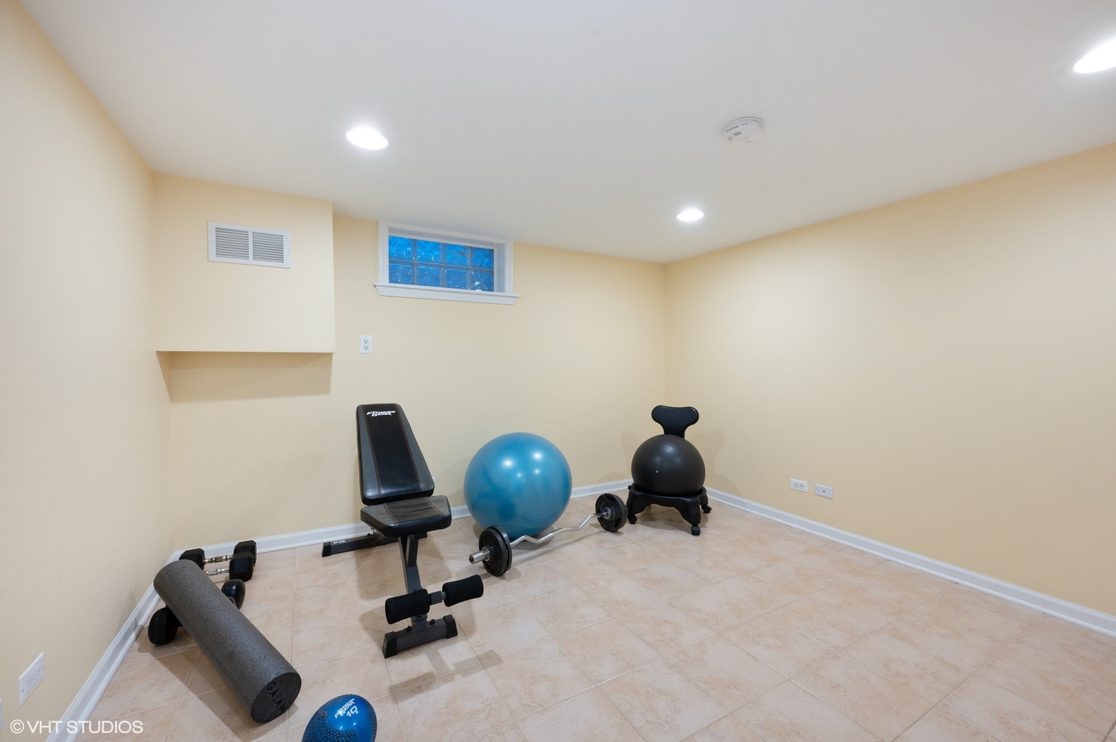 2048 Wagner Road Glenview, IL 60025 - Photo 22 of 37 a room with a table and gym equipment