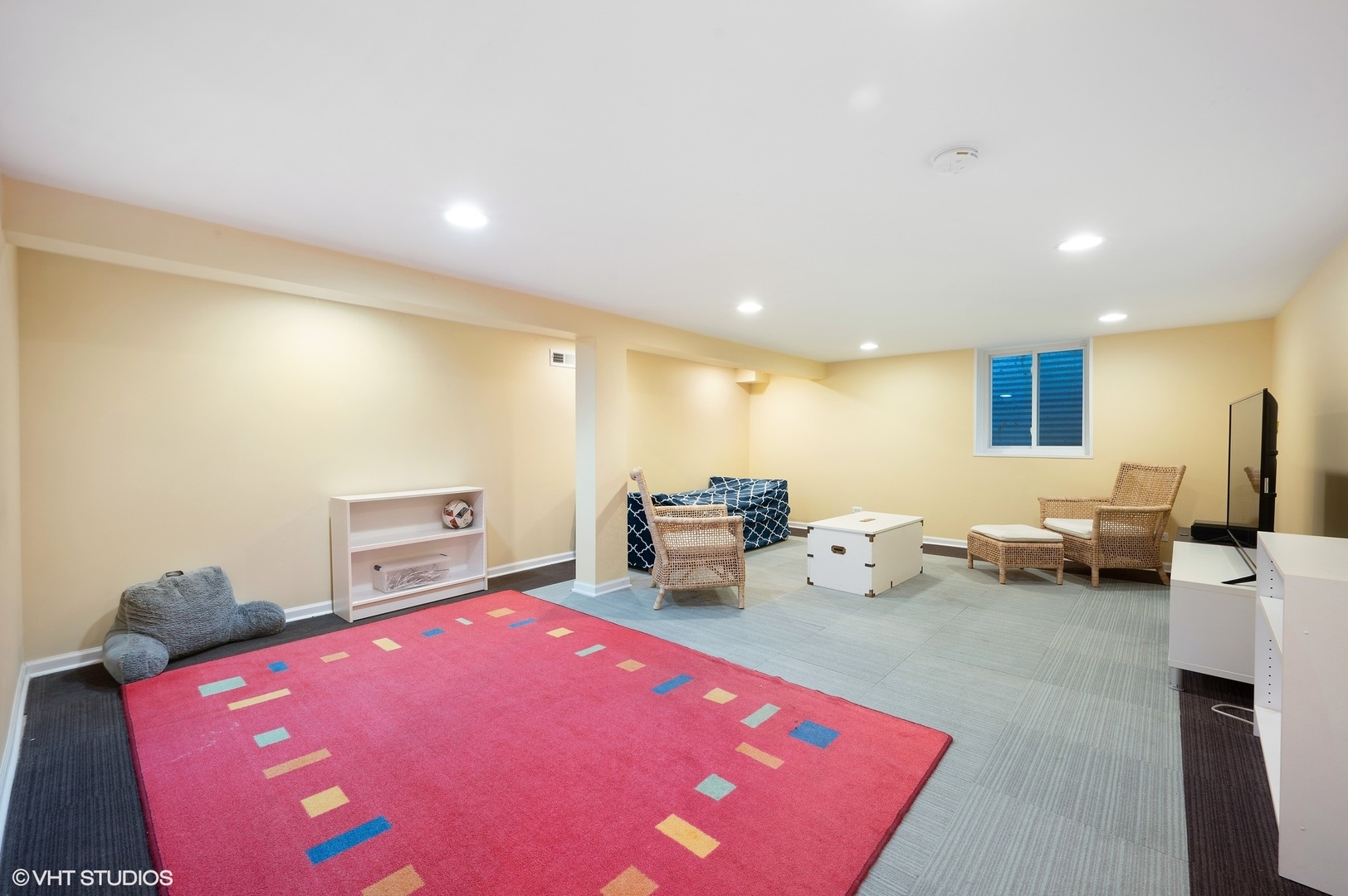 2048 Wagner Road Glenview, IL 60025 - Photo 23 of 37 a living room with furniture and a flat screen tv