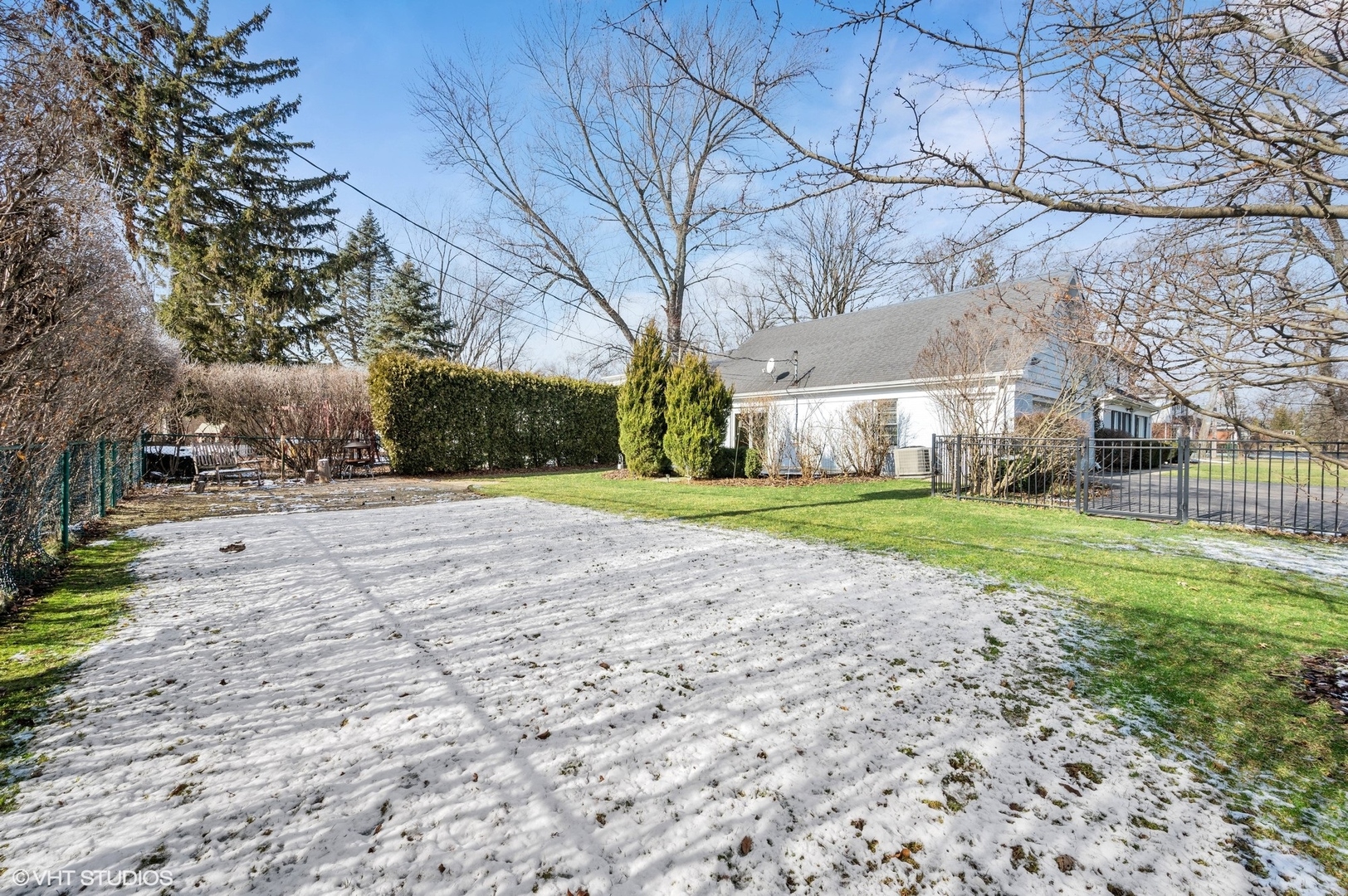 2048 Wagner Road Glenview, IL 60025 - Photo 32 of 37 a view of a yard with plants and large trees
