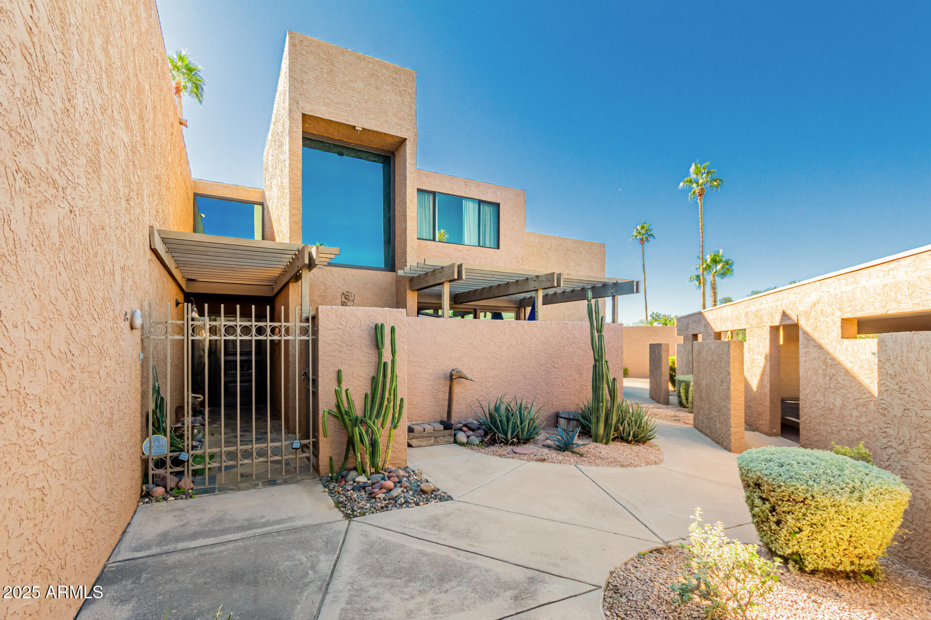 7401 North Scottsdale Road, Unit 37 Paradise Valley, AZ 85253 - Photo 2 of 35 02 - Scottsdale 7401