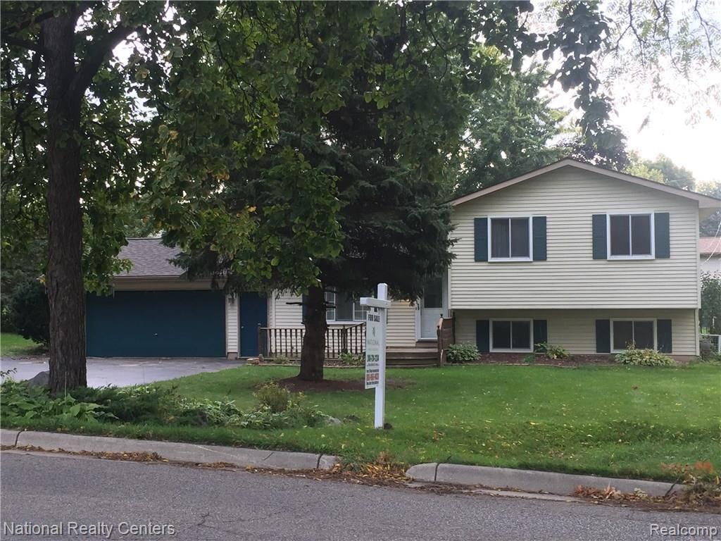 6602 Walters Road Clarkston, MI 48346 - Photo 1 of 32 IMG_6489.JPG