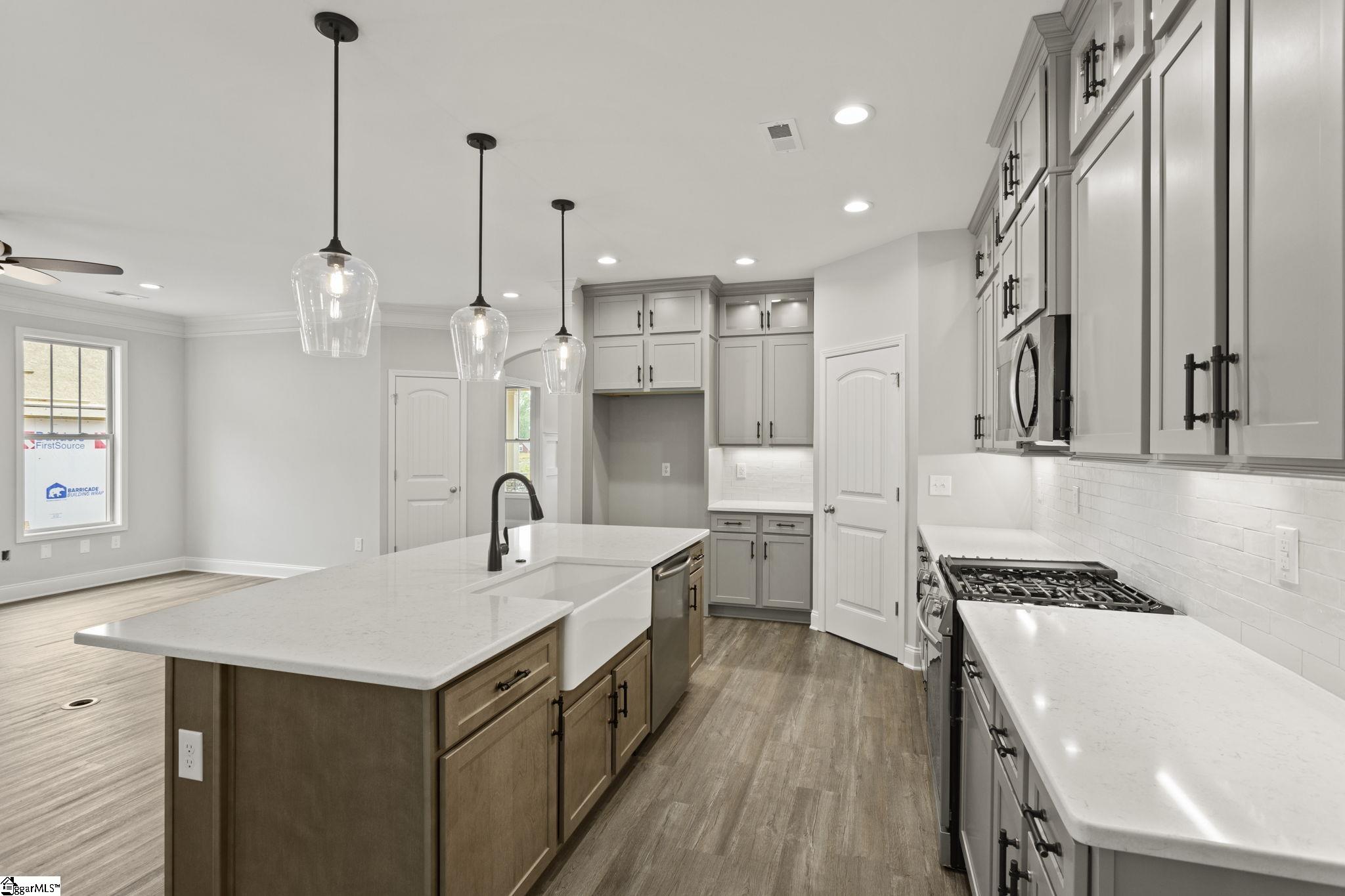 207 Ridgebury Place Greenville, SC 29607 - Photo 8 of 36 Gallery Image 8