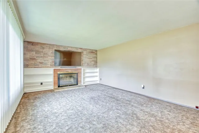 $220,000 | 130 Ellinwood Drive, Irondequoit, NY 14622