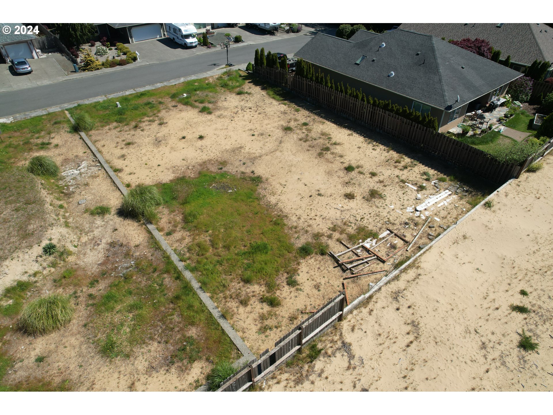 765 Edwards Coos Bay, OR 97420 - Photo 11 of 23 Gallery Image 11