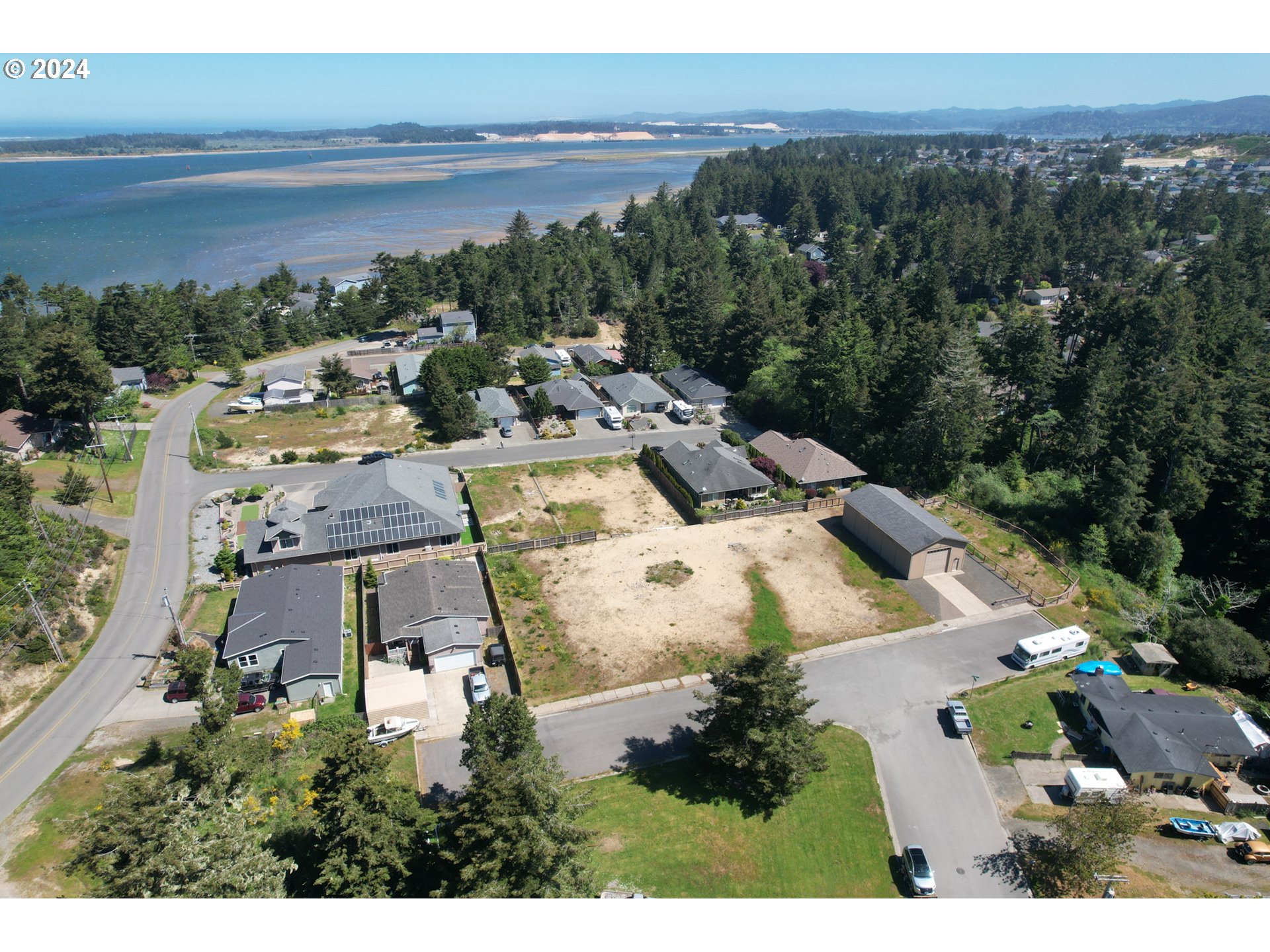 765 Edwards Coos Bay, OR 97420 - Photo 23 of 23 Gallery Image 23