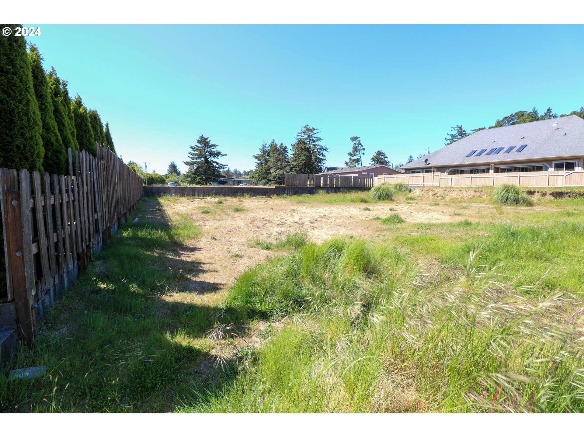 765 Edwards Coos Bay, OR 97420 - Photo 3 of 23 Gallery Image 3