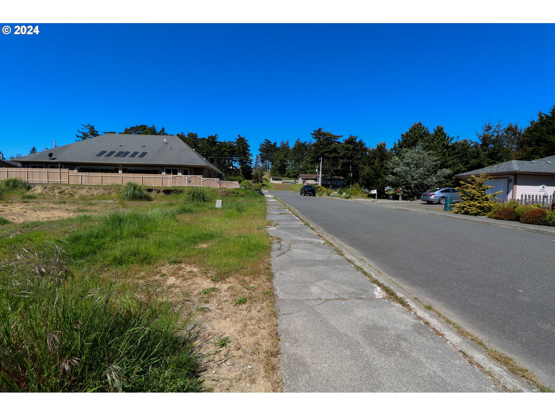 765 Edwards Coos Bay, OR 97420 - Photo 4 of 23 Gallery Image 4