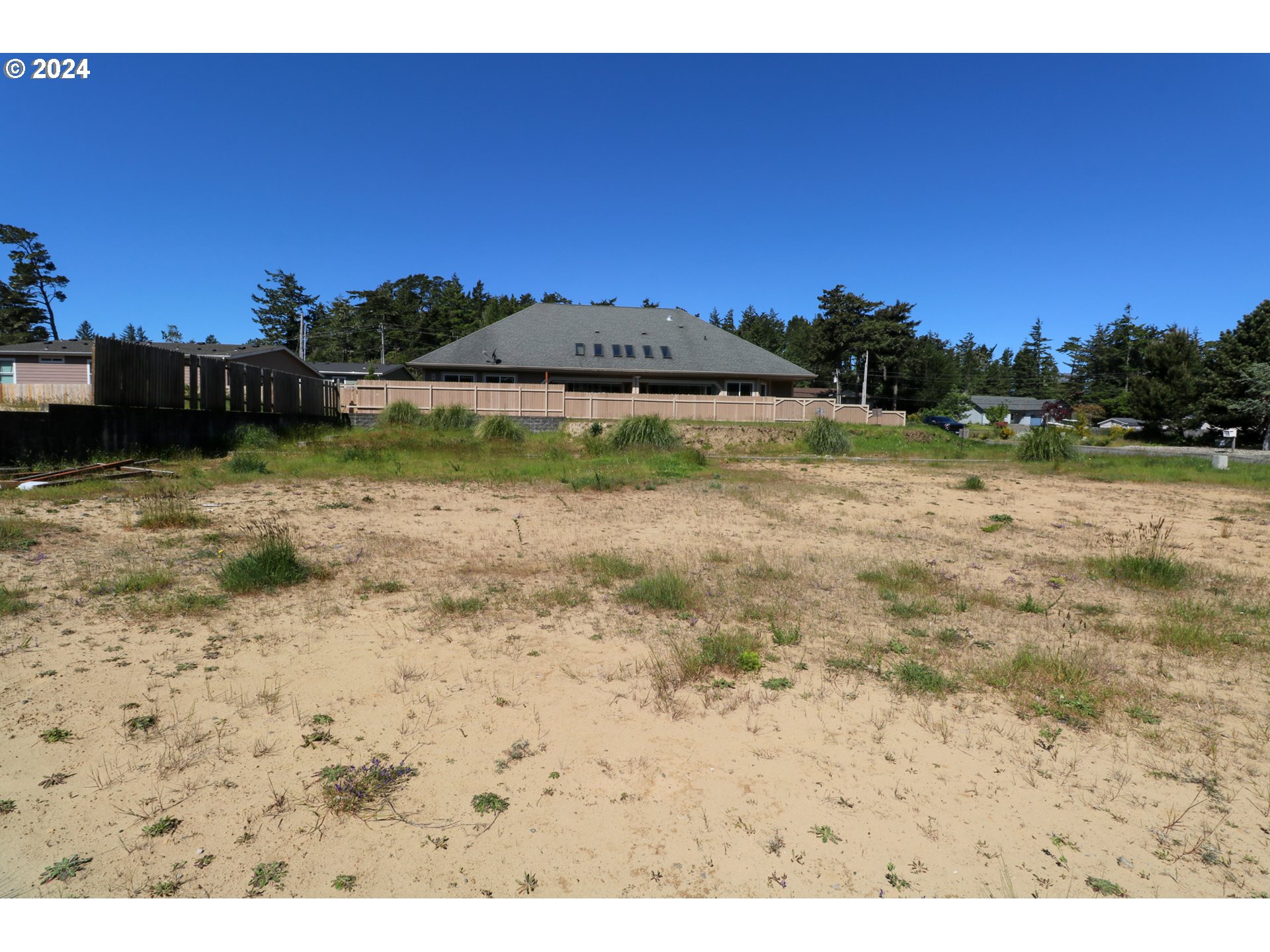 765 Edwards Coos Bay, OR 97420 - Photo 5 of 23 Gallery Image 5