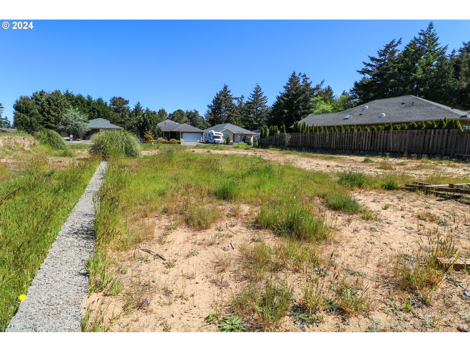 765 Edwards Coos Bay, OR 97420 - Photo 10 of 23 Gallery Image 10