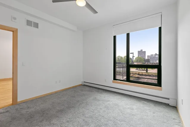 $2,995 | 1240 South 2nd Street, Unit 225, Minneapolis, MN 55415