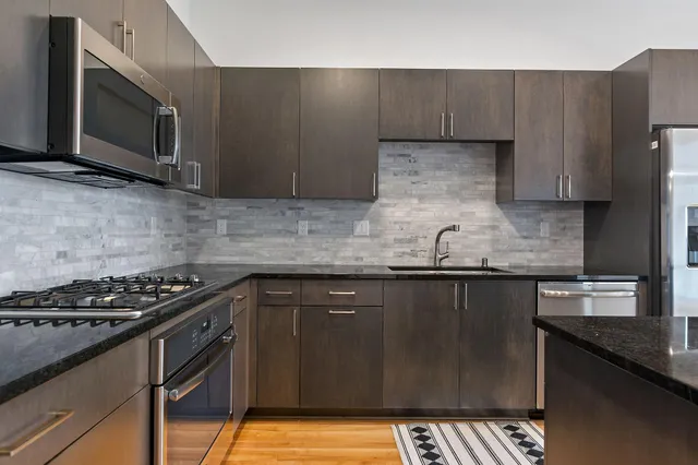 $2,995 | 1240 South 2nd Street, Unit 225, Minneapolis, MN 55415