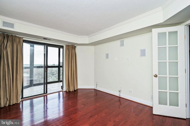 $1,040,000 | 1600 North Oak Street, Unit 919, Arlington, VA 22209
