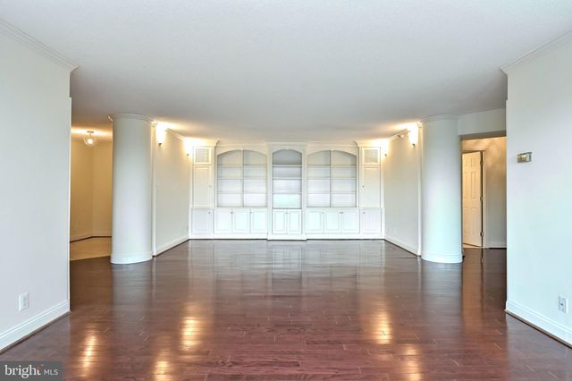 $1,040,000 | 1600 North Oak Street, Unit 919, Arlington, VA 22209