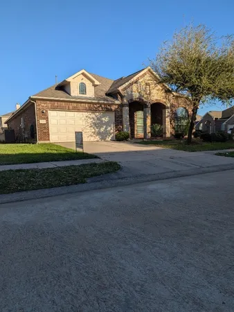 $2,600 | 18302 Wendy Glinn Way, Tomball, TX 77375