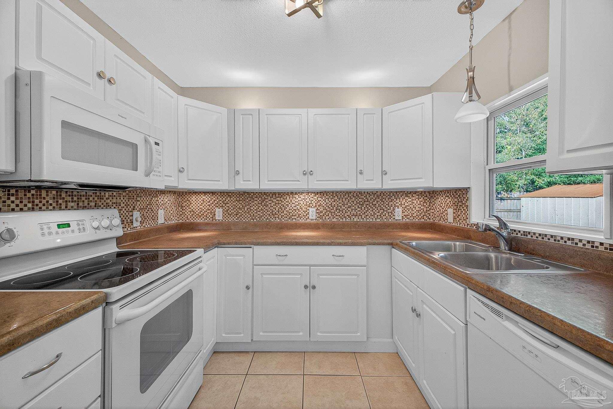 6524 Oakcrest Road Milton, FL 32570 - Photo 5 of 44 Gallery Image 5