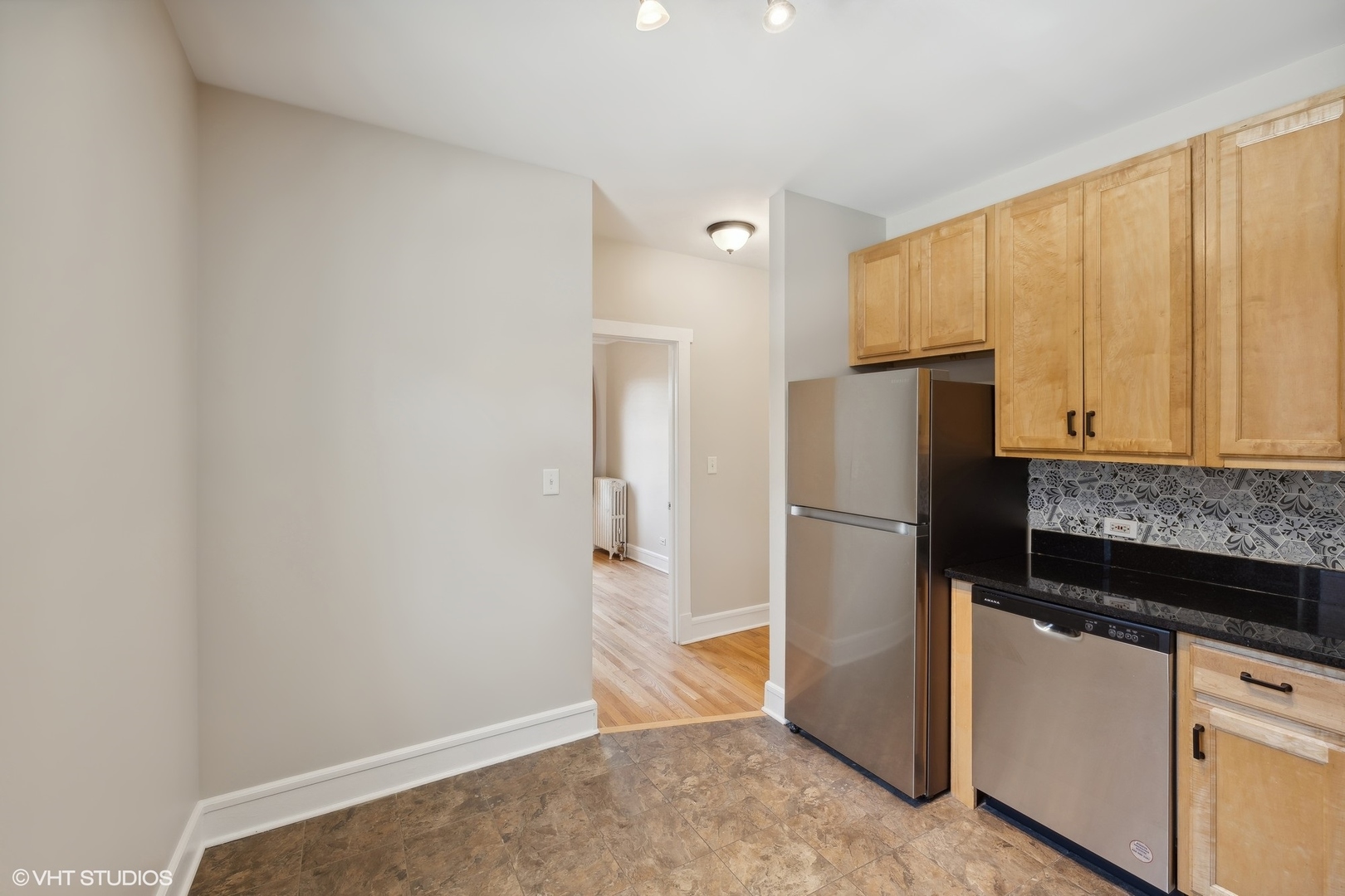 70 Pine Avenue, Unit 1A Riverside, IL 60546 - Photo 8 of 22