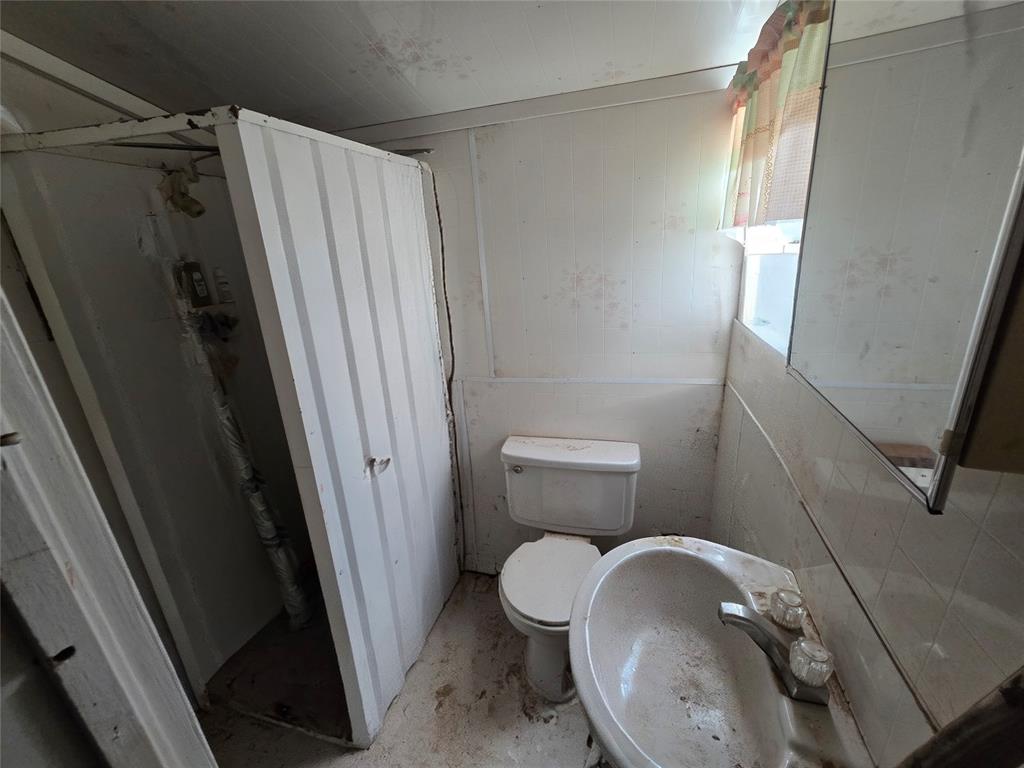 1002 Austin Street Robert Lee, TX 76945 - Photo 6 of 9