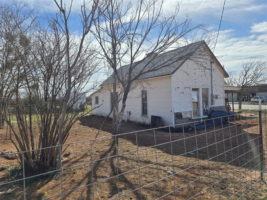 1002 Austin Street Robert Lee, TX 76945 - Photo 7 of 9