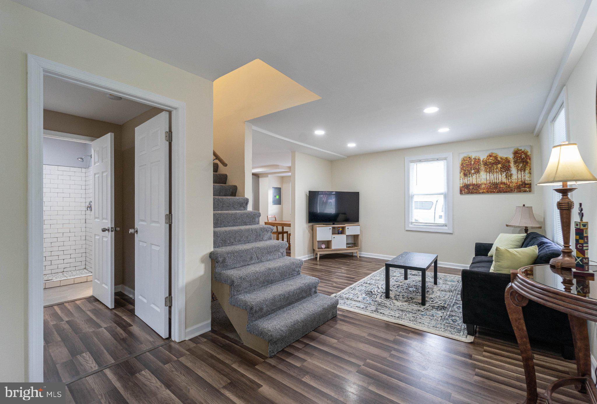 8033 Edgewater Avenue Rosedale, MD 21237 - Photo 14 of 23 Bright and inviting living space.