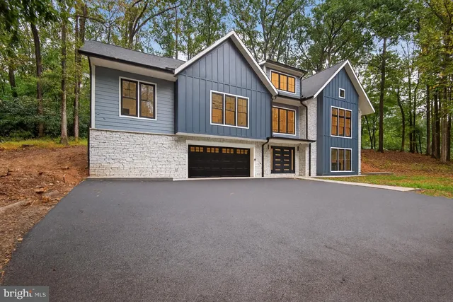 $1,590,000 | 11600 Blue Ridge Lane, Great Falls, VA 22066